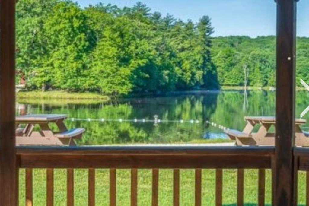 Entire 3 Bedroom Adventure Chalet, Near The Best Of The Poconos East Stroudsburg Exterior photo